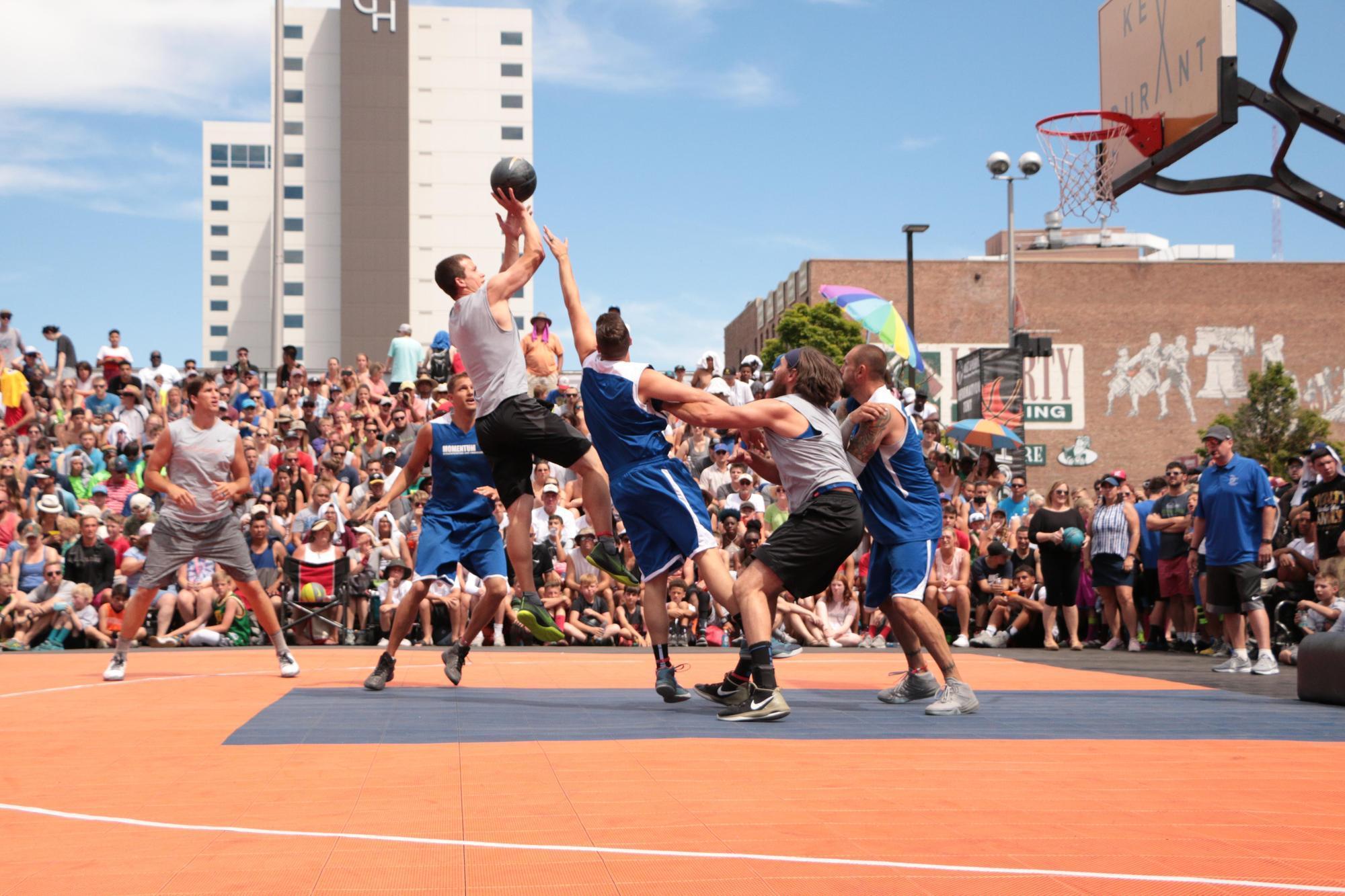 Basketball-court