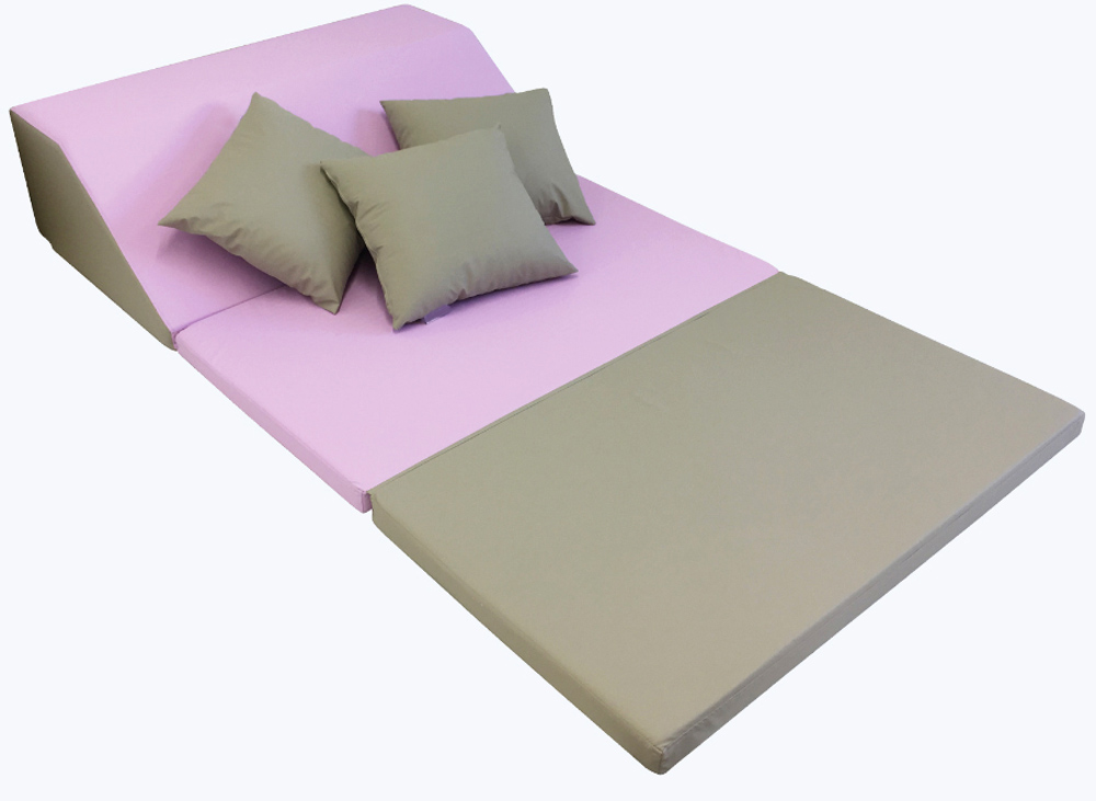  Folding Relax Bed Complete With Pillows