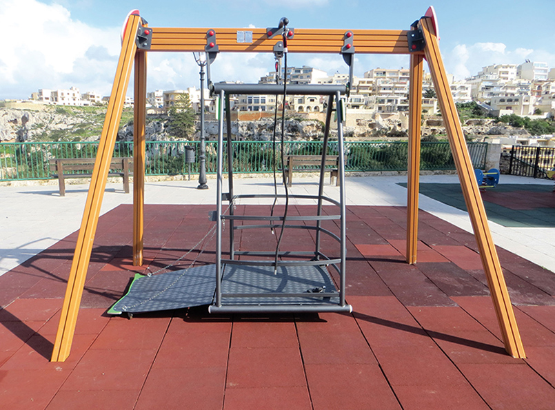 Swing with platform