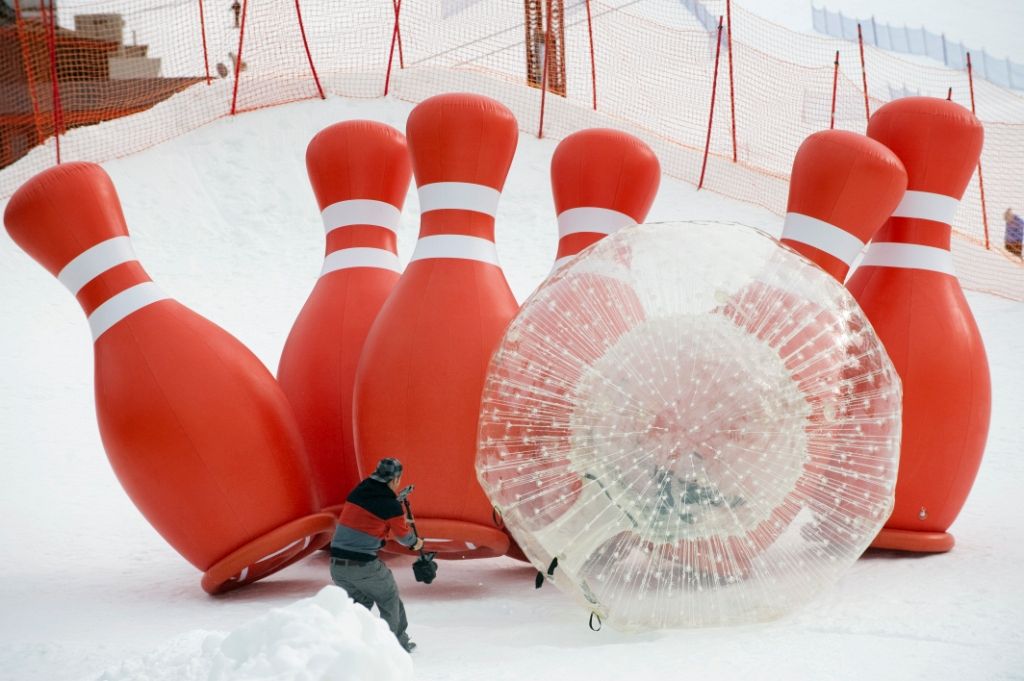 Jumbo-ball bowling